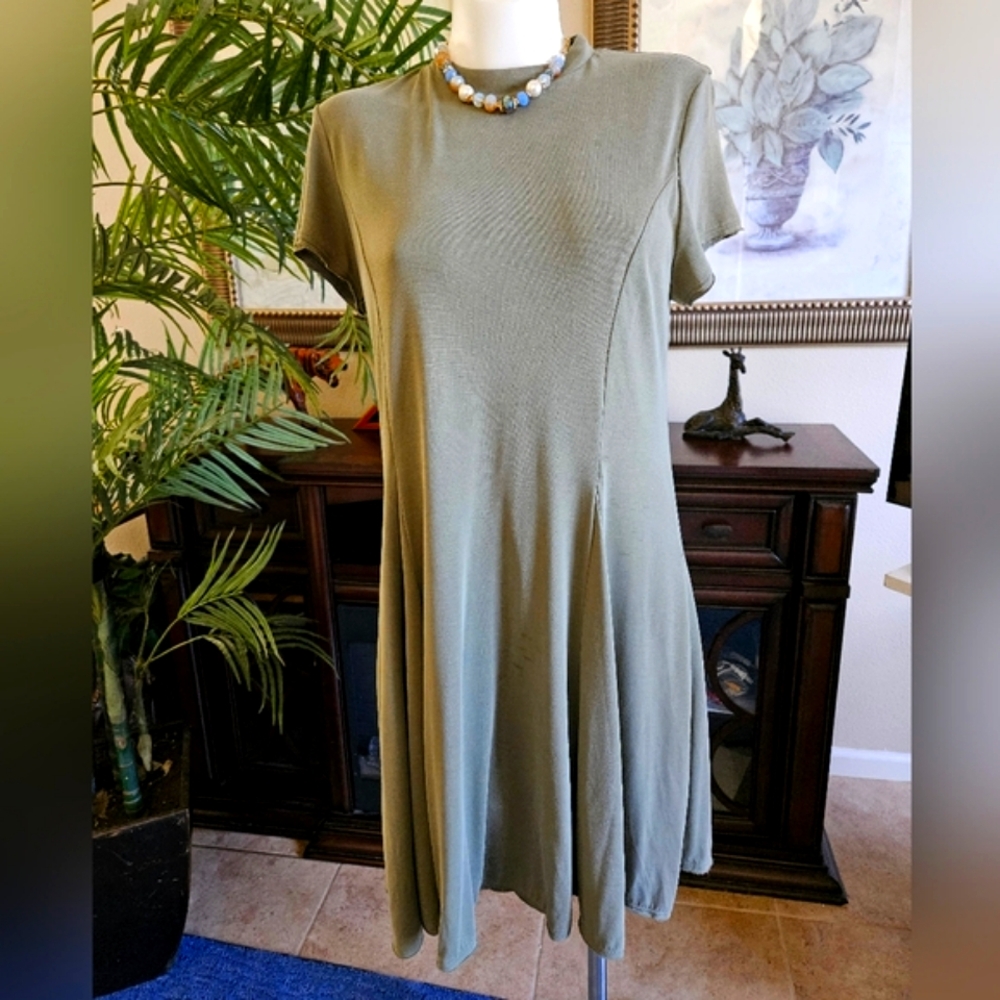 Swing dress Open back Khaki color